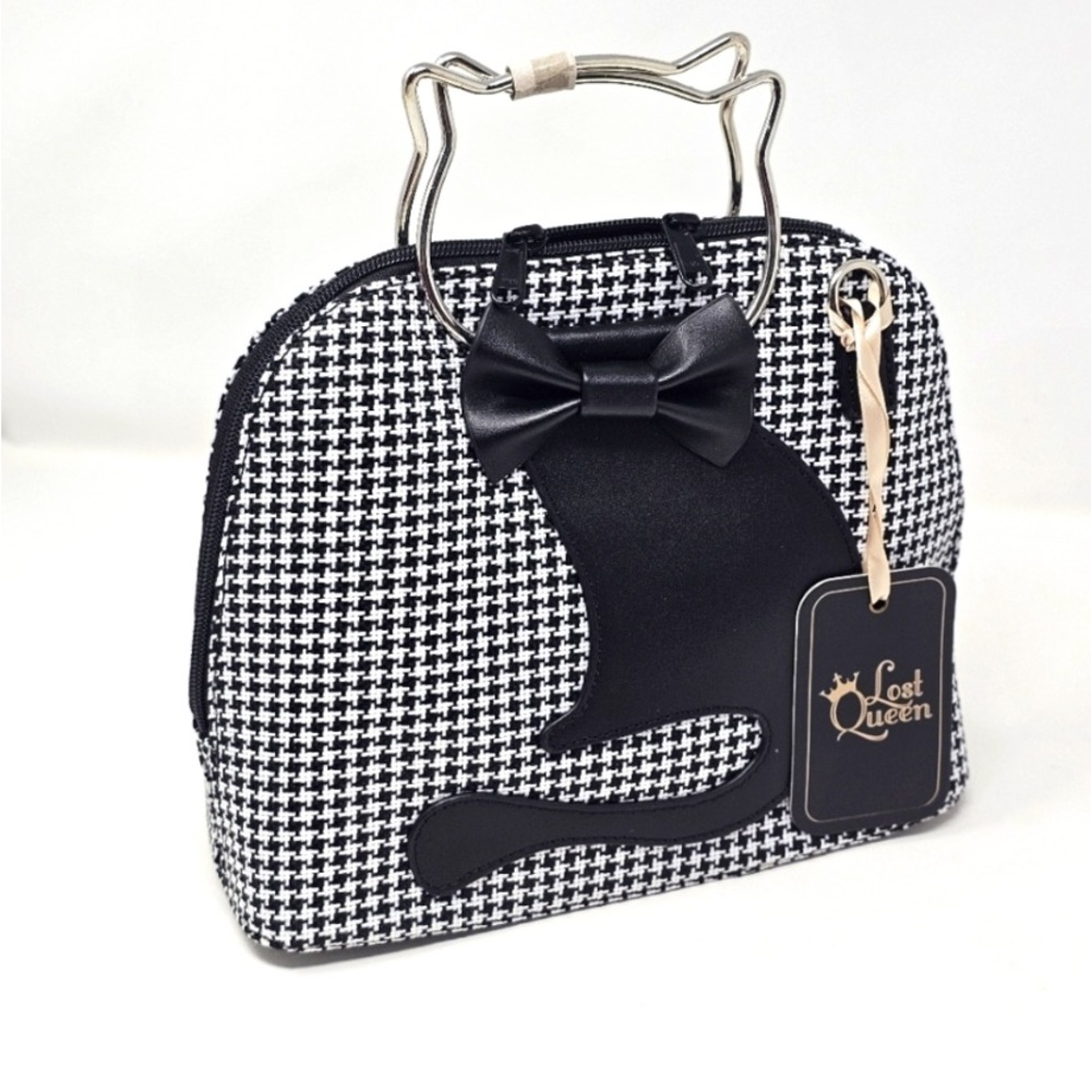 Lost Queen Dixie black cat handbag Nwt Cat handles! Final